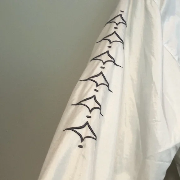 VINTAGE 90’s Reebok Full Body Zip Windbreaker in White With Gray Accents, Size L - Picture 2 of 6